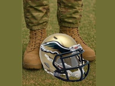 Fort Hood soldiers bring army training to DeSoto High School football team