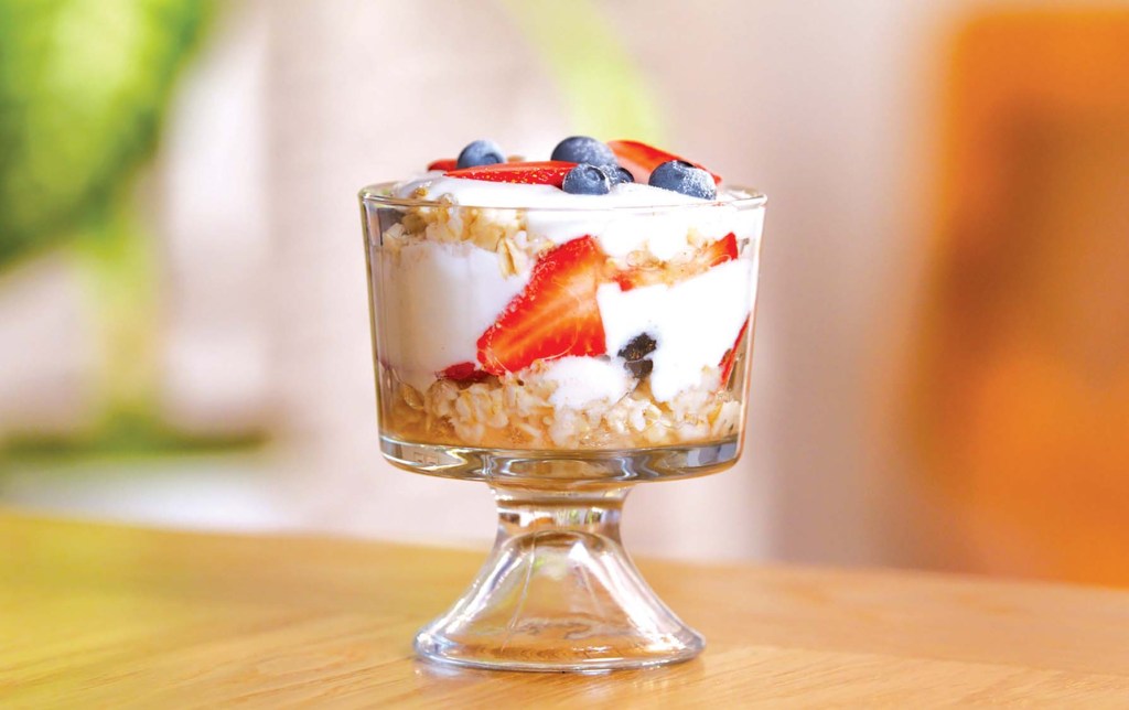 yogurt parfait strawberry