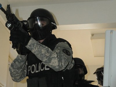 Lawmakers act to ban no-knock warrants